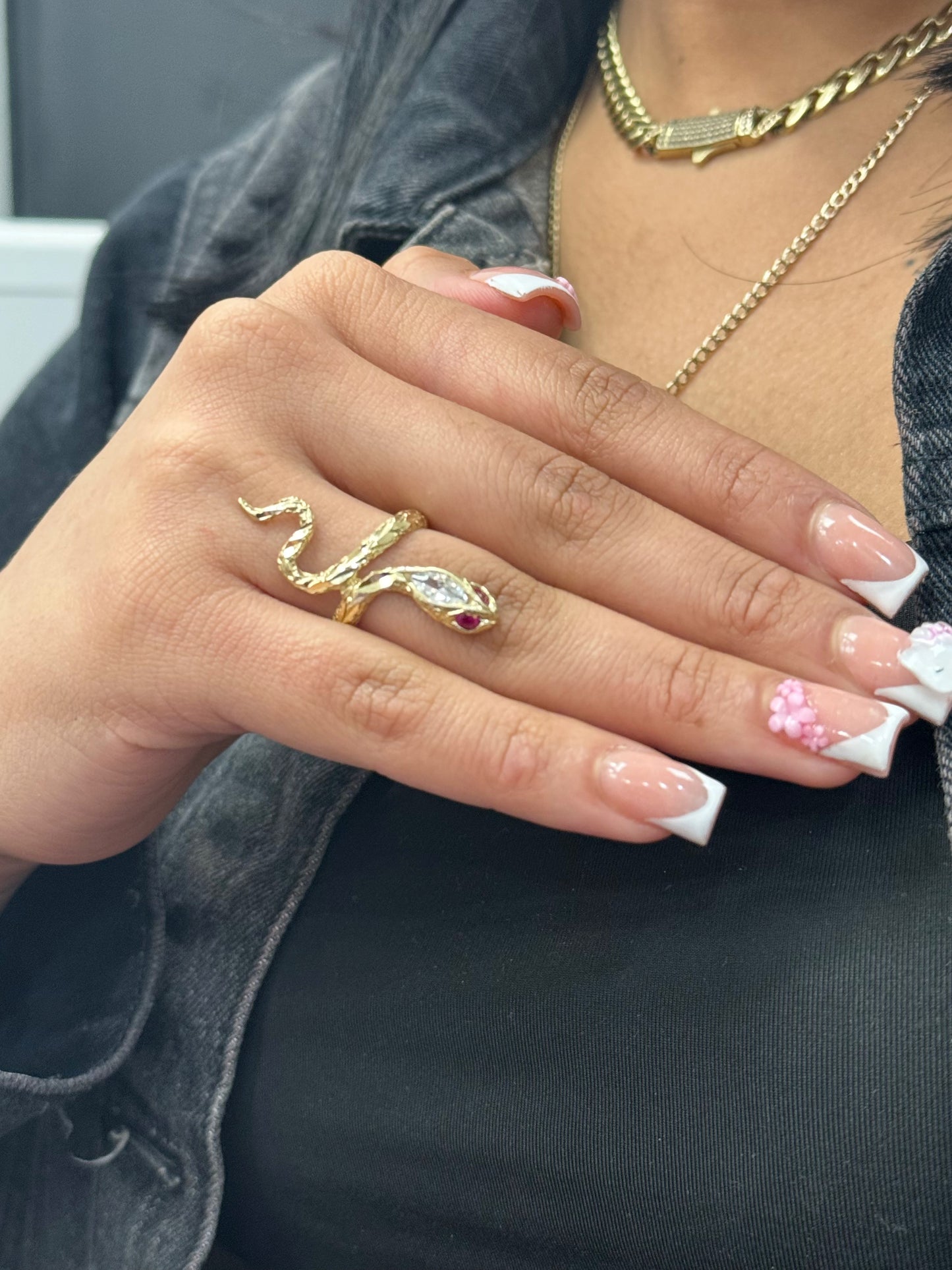 New 14K CZ Pink Eyes Snake Ring. H.J™️